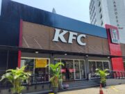 Nunggak Pajak, Gerai KFC Tugu Kujang di Tempel Stiker Peringatan