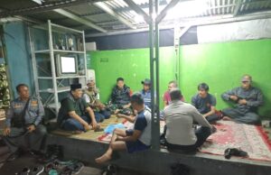 Jaga Keamanan Wilayah, Babinsa Bubulak Gelar Patroli Siskamling