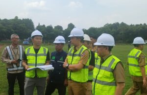 Wali Kota Bogor Sidak Proyek Revitalisasi GOR Pajajaran, Tekankan Pentingnya Kualitas dan Keselamatan Kerja