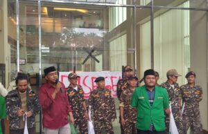 GP Ansor Bakar Ban dan Segel Kantor Bank Mega: ‘Perang’ Umat Islam Bogor ke CT Group! Seruan Boikot Total Menggema