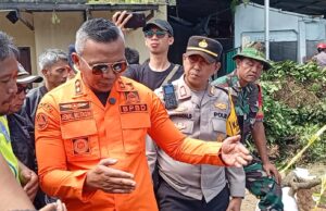 Wakil Wali Kota Jaenal Mutaqin Tinjau Lokasi Longsor di Bondongan, Pastikan Penanganan Cepat dan Terpadu