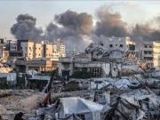 Misi Perdamaian atau Perangkap Politik? MUI Desak Pemerintah Berhati-Hati Soal Gaza Asap membubung di atas kawasan permukiman setelah serangan udara Israel menghantam Kota Gaza. Situasi di lapangan dilaporkan terus memburuk seiring eskalasi militer terbaru. (Foto: Anadolu Agency)
