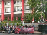 FORSIM & Relawan Ganjar Geruduk DPP: Tuntut Roby Barus Dipecat dari PDI Perjuangan!