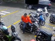 Warga Resah, Pelaku Curanmor Beratribut Ojek Online Terekam CCTV Beraksi di Cimanggu