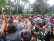 Dinginkan Suasana Demo, Kapolresta Bogor Kota Borong Tahu dan Kopi untuk Sopir Angkot