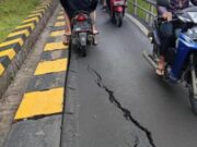 Baru Seumur Jagung, Jalur Khusus Motor Batutulis Retak: Solusi Cepat yang Berujung Ancaman?