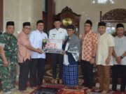 Jaro Ade Ajak Warga Gotong Royong dan Jaga Kebersihan Lingkungan