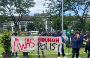 Darah di Maluku, Air Mata di IPB: Mahasiswa Gelar Aksi Tiarap Kecam Brutalitas Oknum Aparat