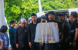Penantian Panjang Berakhir, Dedie A. Rachim Sambut Kedatangan Mahkota Binokasih di Milangkala Tatar Sunda
