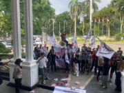 Balaikota Bogor Diguncang Demo: JANGKAR dan FMR Desak Pemkot Putus Kontrak Pengelola Kebersihan Pasar TU!