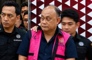 Dua Hari Sial Dadan Hindayana: Kemarin Dicopot Prabowo, Sore Ini Berompi Pink Kejagung!