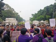 Indonesia Sedang Tidak Baik-Baik Saja! Mahasiswa Unpak ‘Gedor’ Gerbang Istana Bogor