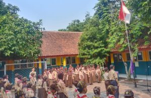 Tingkatkan Kemandirian Siswa, SDN Curug 1 Bogor Gelar Kegiatan Persari dan Persami