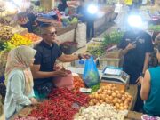 Harga Pangan Stabil, Wawali Jenal Mutaqin Ajak Warga Borong Sembako dan Kulineran di Pasar Jambu Dua