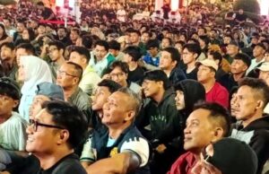 Gaya Nyentrik Jenal Mutaqin: Pakai Jersey Argentina dan Pilih Gabung di Tengah Lautan Warga Bogor Saat Nobar Final