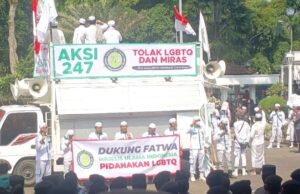 Gedor Balai Kota, Ratusan Warga Bogor Desak Wali Kota Sahkan Perwali Tolak LGBT dan Miras!