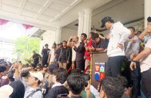 Ratusan Sopir Angkot Demonstrasi di Balai Kota Bogor, Pemkot Sepakati Penerapan Perda Secara Bertahap
