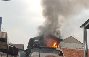 Insiden Kebakaran Hantam Gedung Ponpes Hamalatul Qur’an Al Falakiyah Pagentongan Bogor, Puluhan Santri Dilarikan ke Rumah Sakit